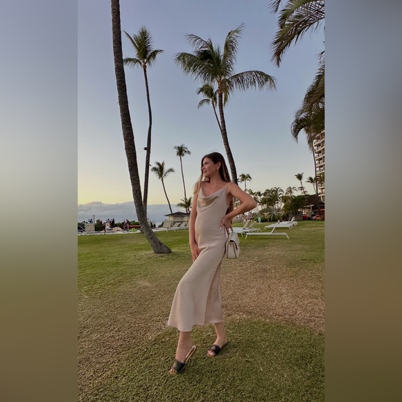 Dress XS - Picture 3 of 9